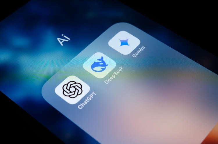 ChatGPT vs DeepSeek: diferencias y cuál elegir para tu negocio ChatGPT vs DeepSeek: diferencias y cuál elegir para tu negocio