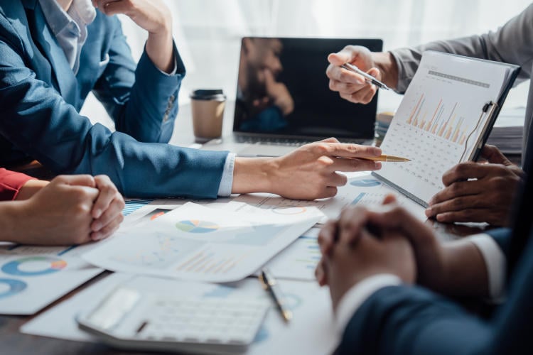 Delegar sin culpa: tareas que te roban horas y no aportan nada Delegar sin culpa: tareas que te roban horas y no aportan nada