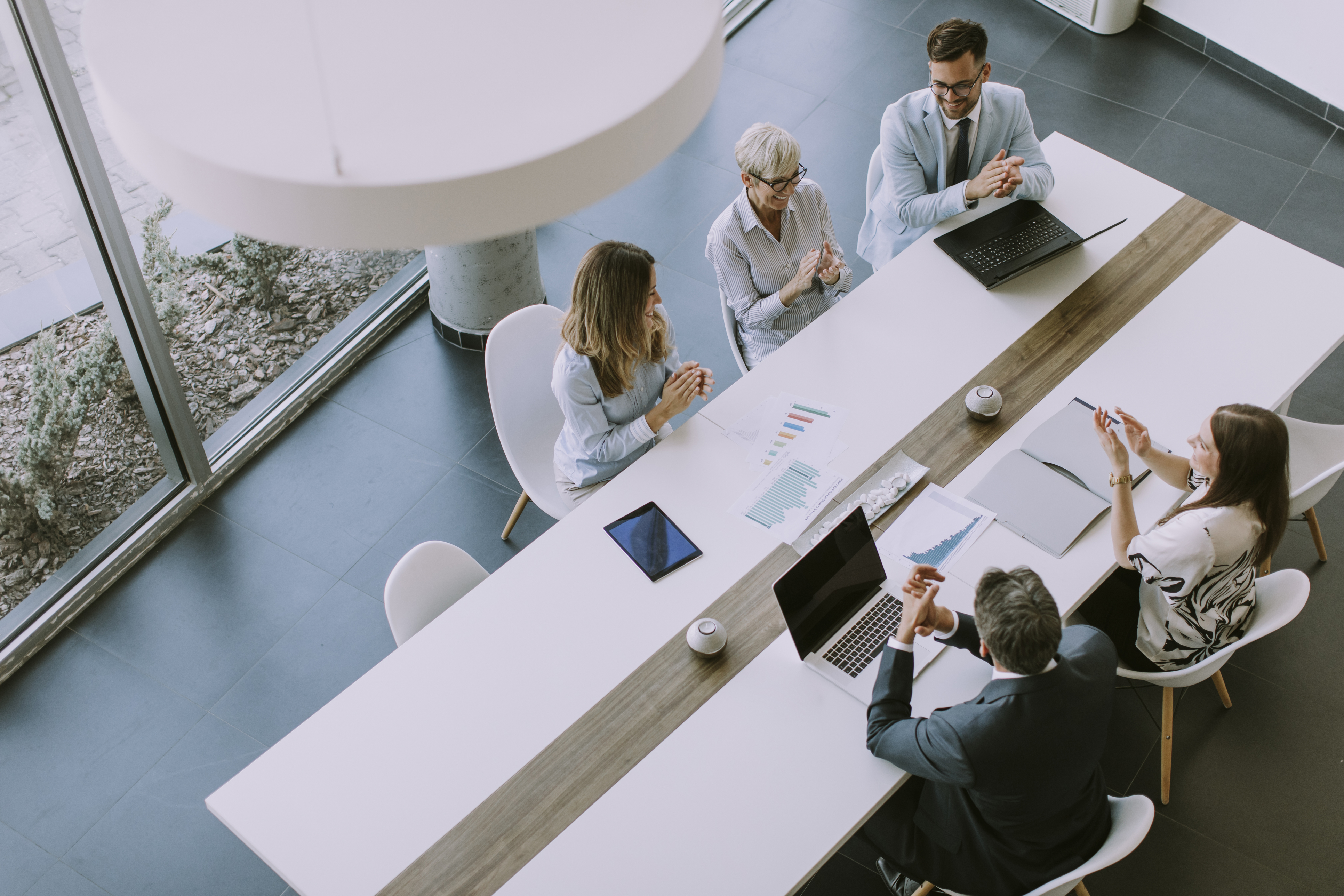 Las mejores prácticas para fomentar la comunicación transversal