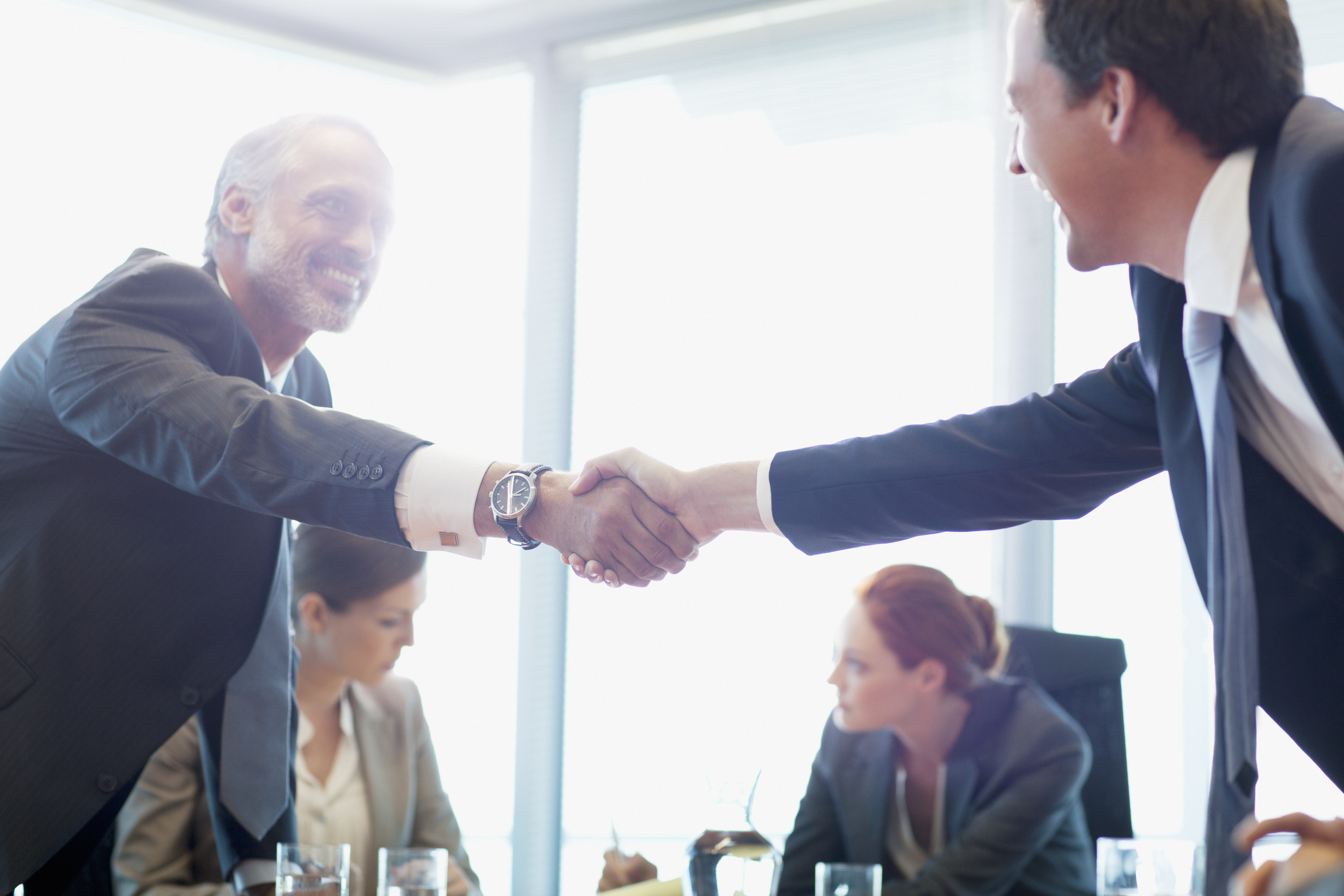 Colaboraciones que puedes llevar a cabo en tu empresa: la guía completa