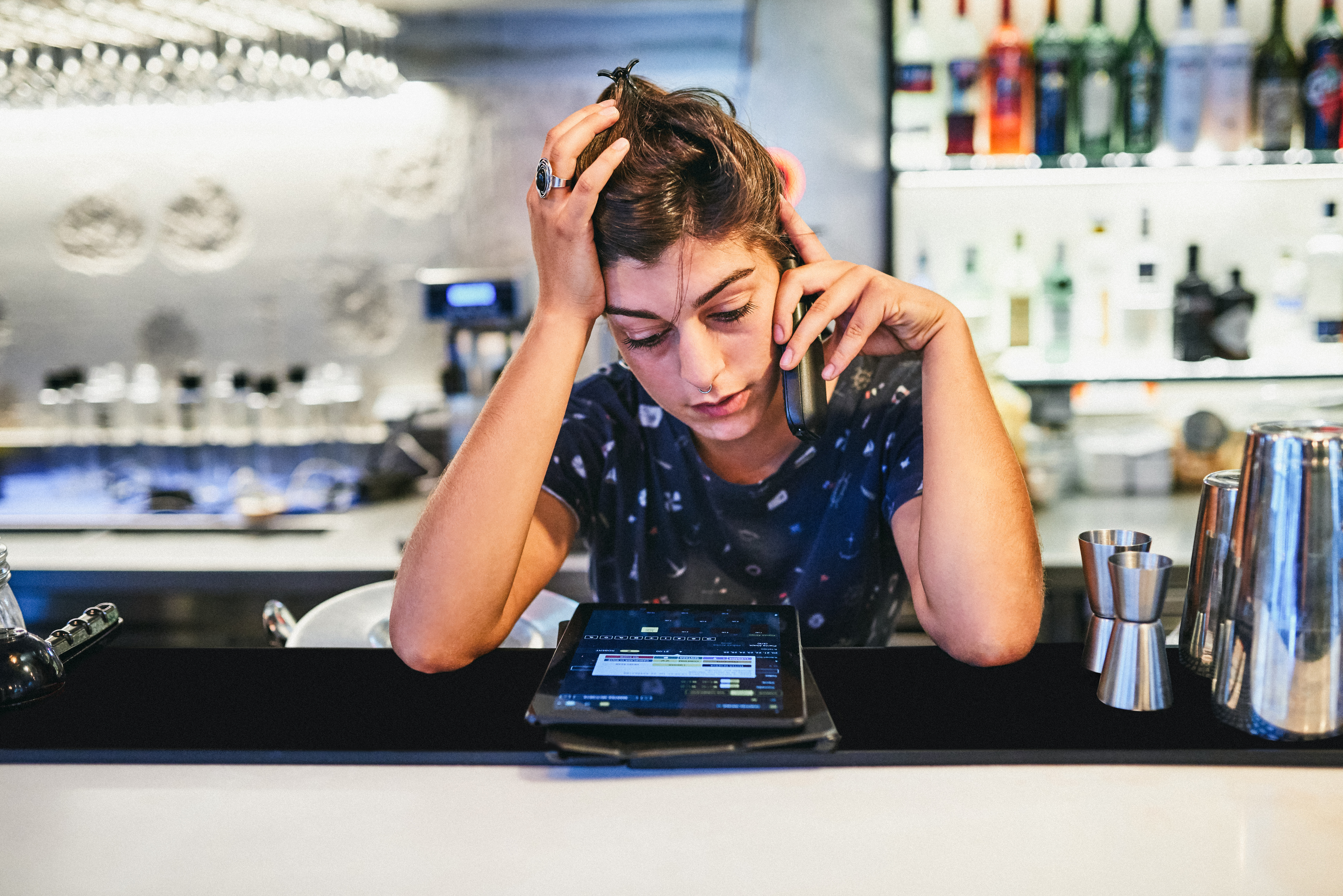 ¿Cómo afecta la fatiga digital al rendimiento laboral?