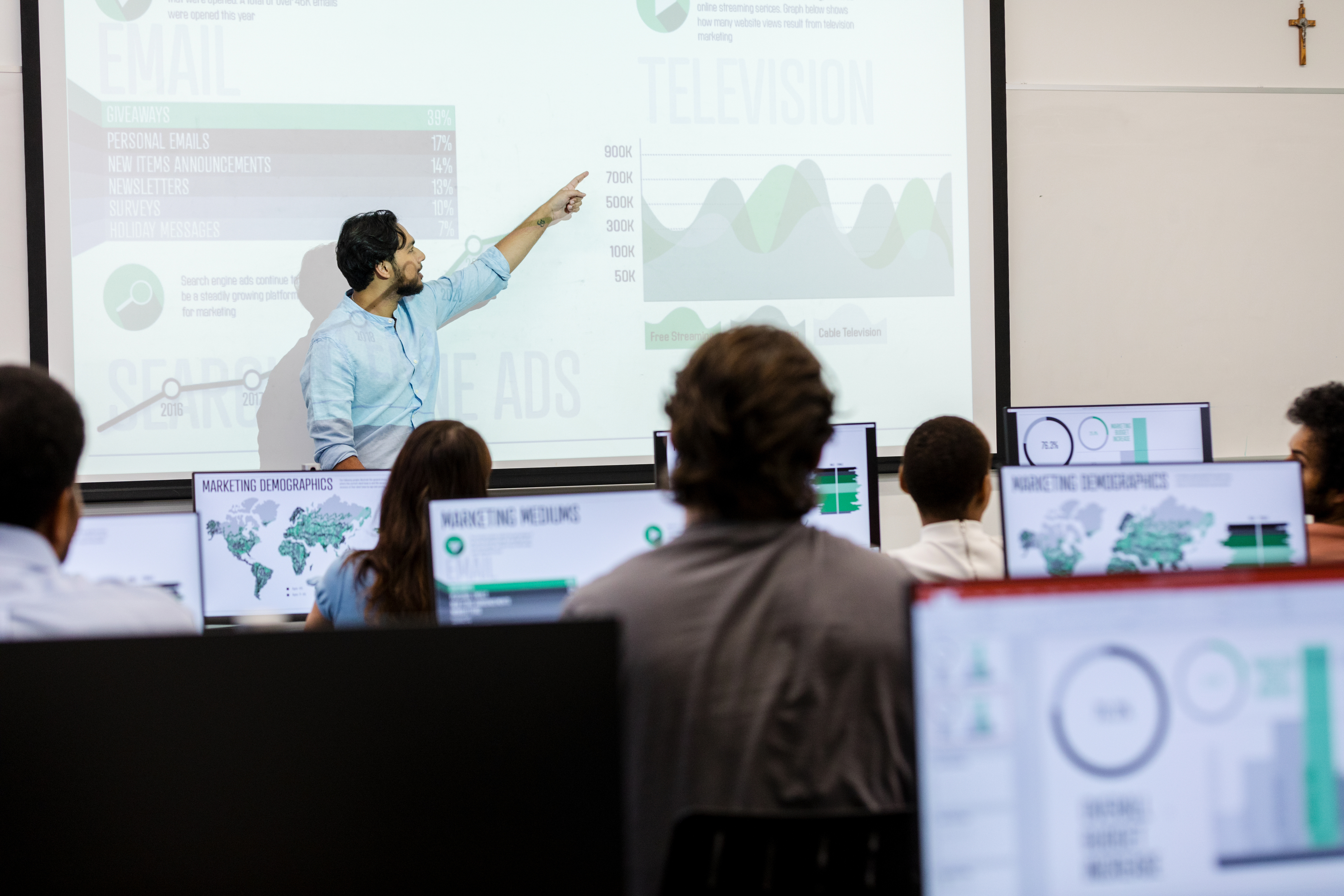 Renovaci&oacute;n tecnol&oacute;gica 2026: qu&eacute; equipos, apps y procesos actualizar