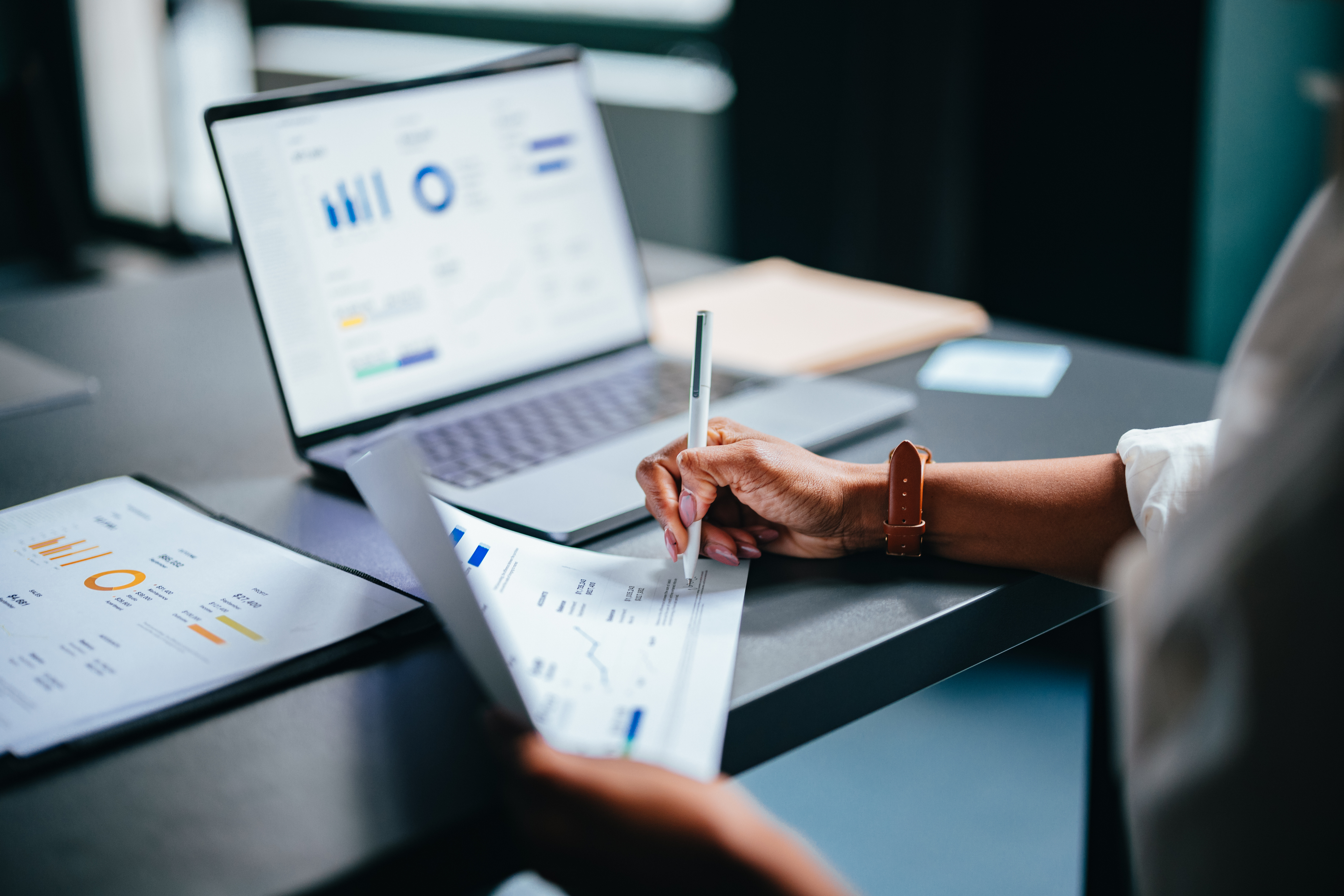 Finanzas simplificadas toma decisiones basadas en datos empresariales