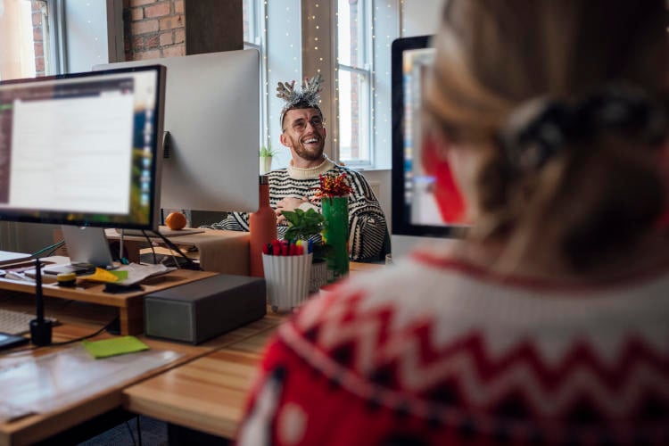 Cómo gestionar vacaciones navideñas sin perder productividad Cómo gestionar vacaciones navideñas sin perder productividad