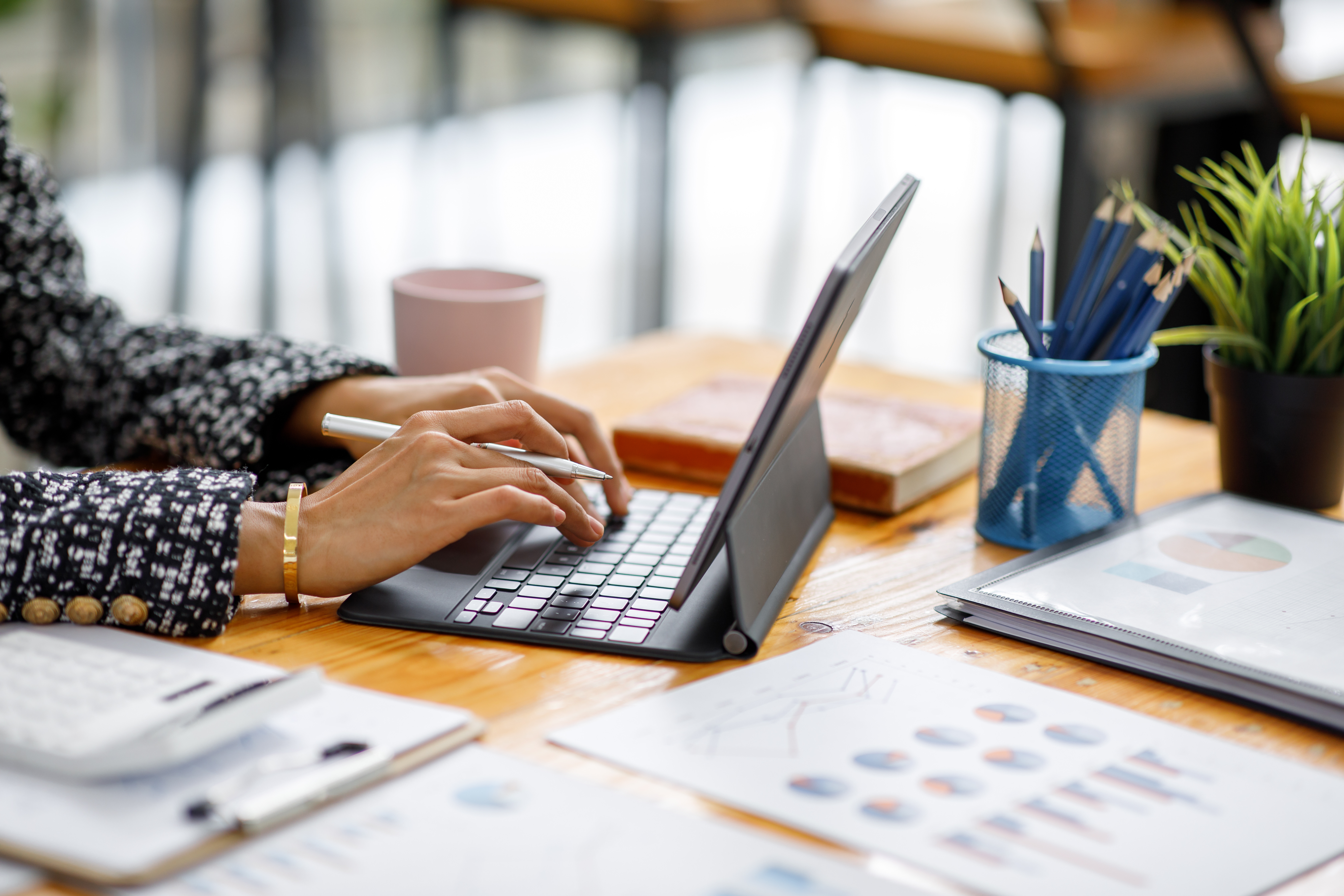 Crea, gestiona y env&iacute;a facturas todo con una misma herramienta