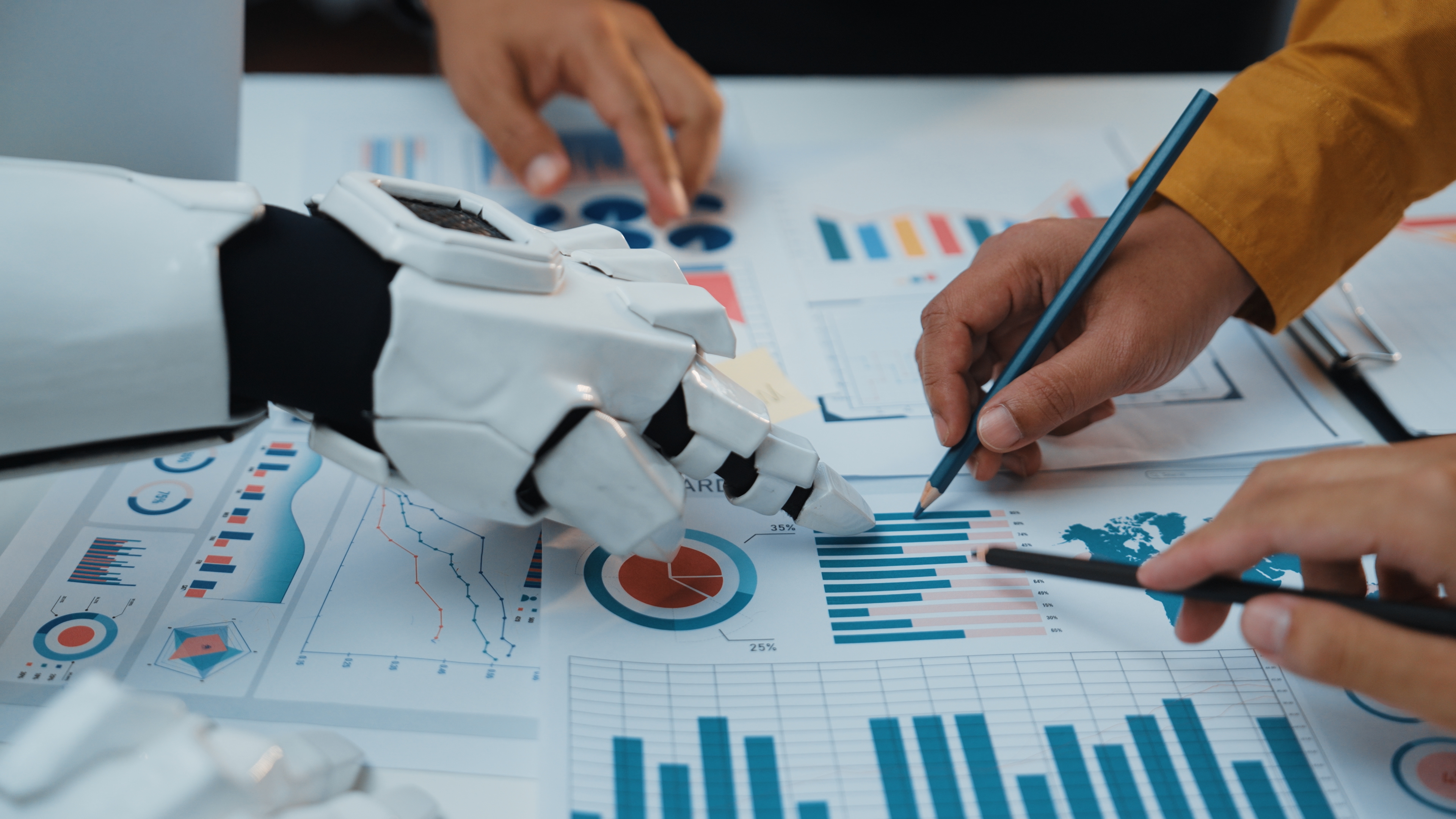 Evoluci&oacute;n de las empresas de IA de 2022 hasta ahora