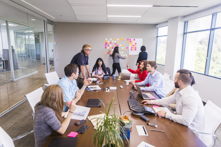 Métodos de brainstorming virtual para equipos distribuidos Métodos de brainstorming virtual para equipos distribuidos