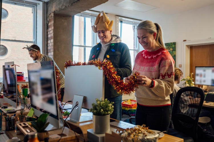 Cómo gestionar vacaciones navideñas sin perder productividad Cómo gestionar vacaciones navideñas sin perder productividad