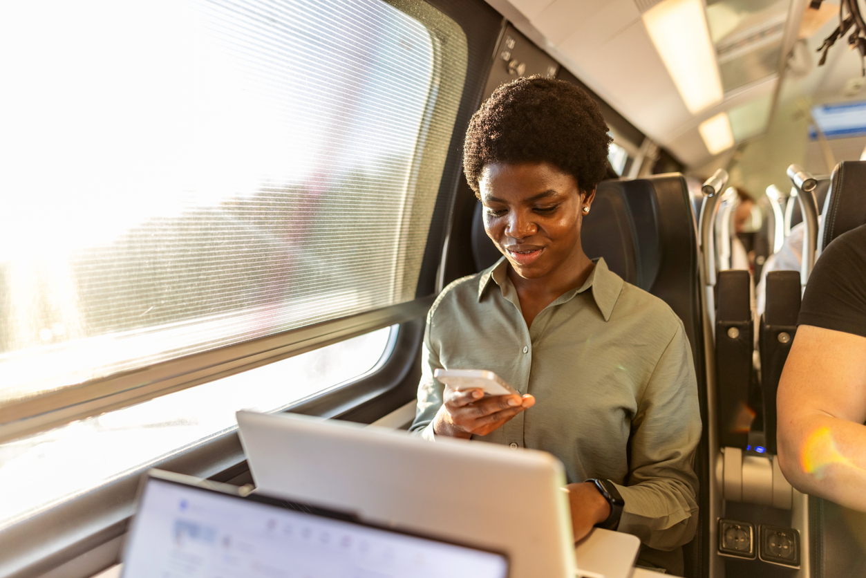 C&oacute;mo configurar tu eSIM de Yoigo y usar un solo m&oacute;vil para todo