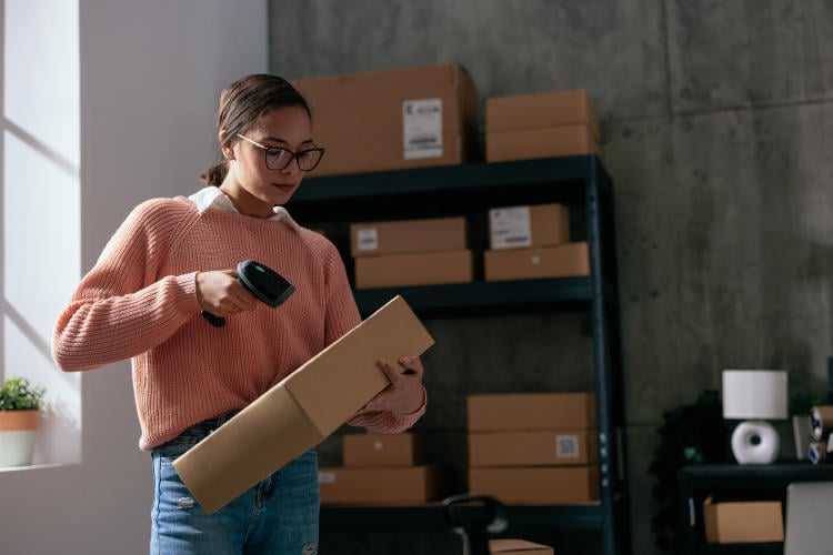 Picking y packing: diferencias y ejemplos para la logística empresarial Picking y packing: diferencias y ejemplos para la logística empresarial