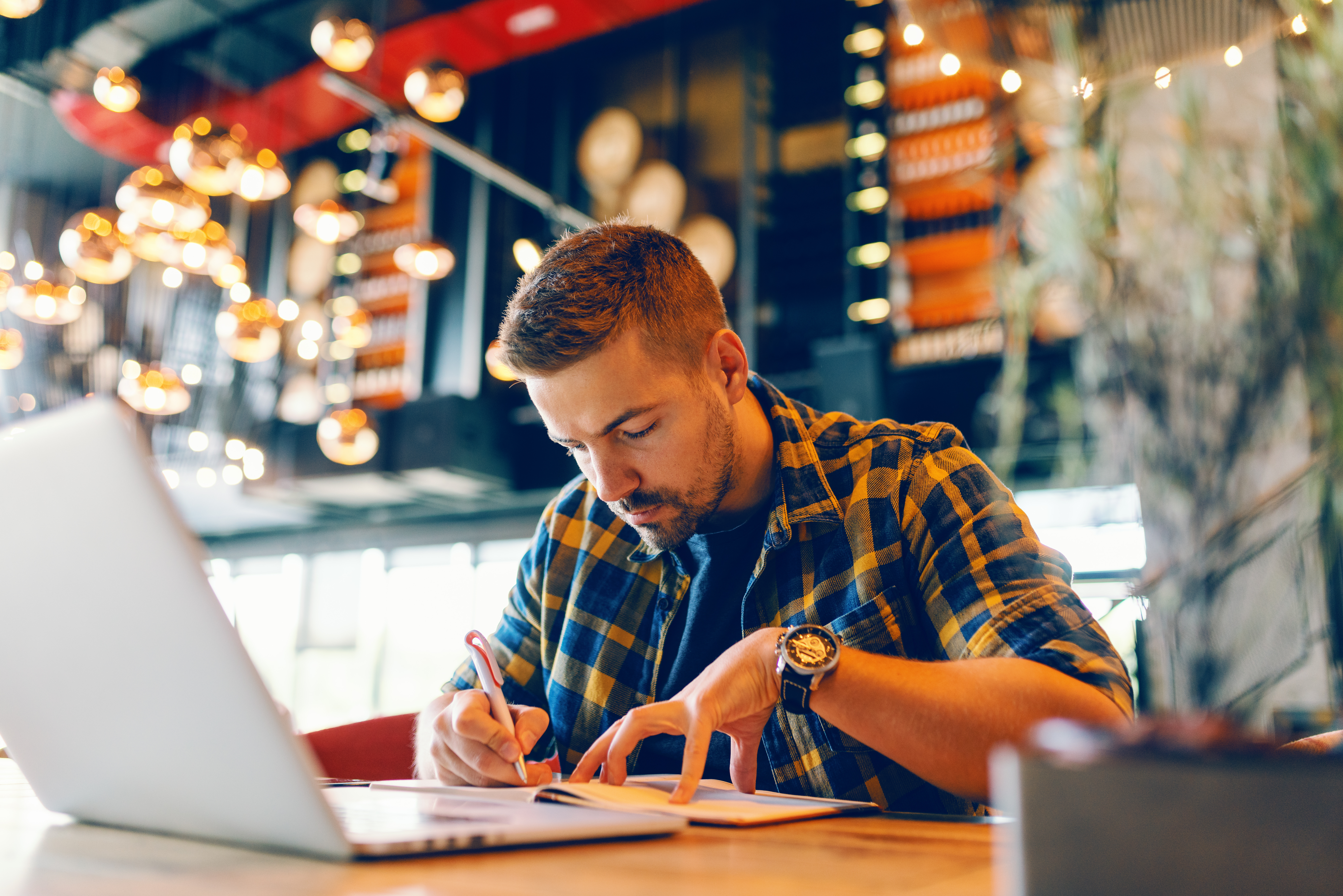Haz más y cobra mejor: apps para freelancers que quieren dejar de vivir al día