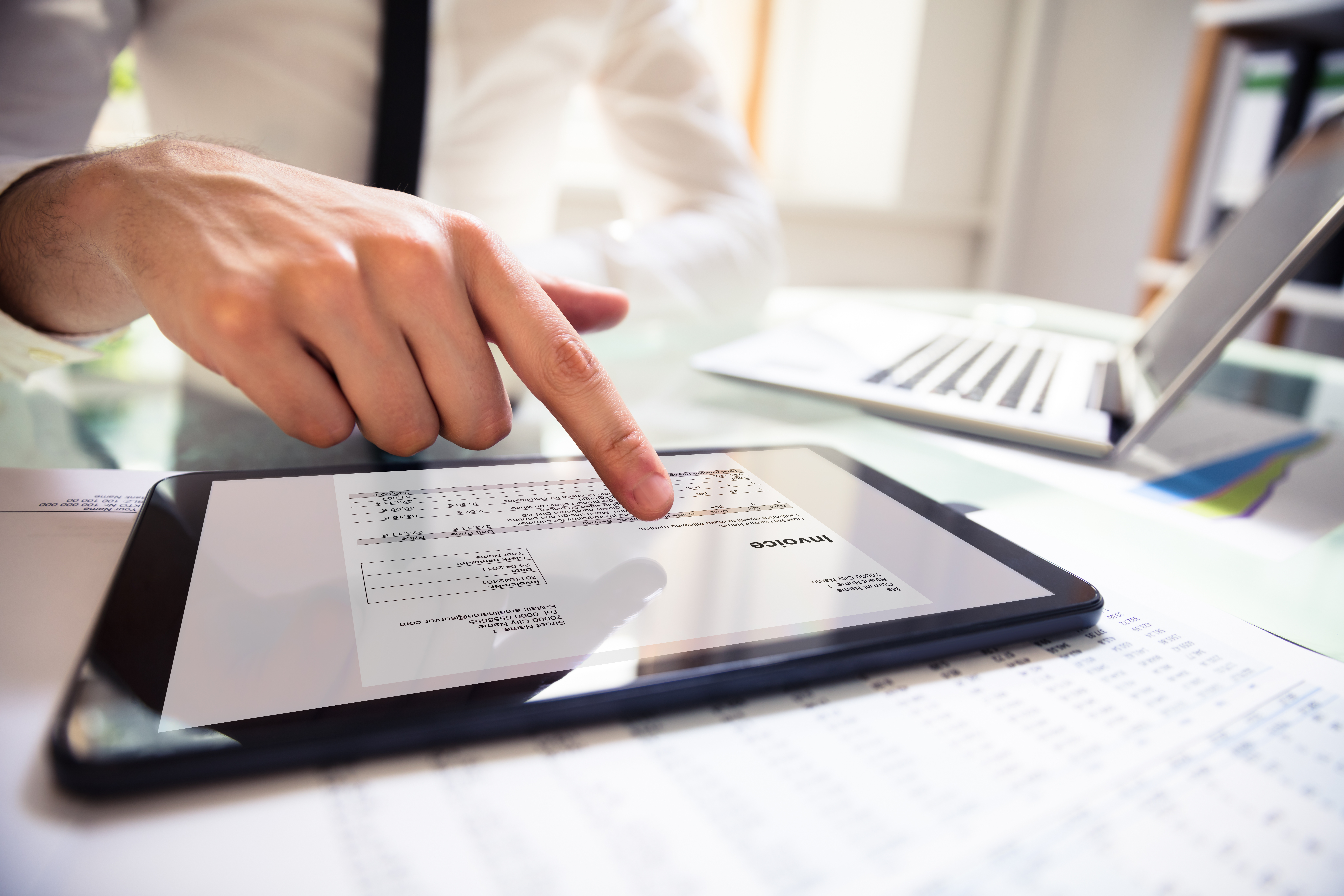 Factura electrónica obligatoria para autónomos y pequeñas empresas: todas las claves