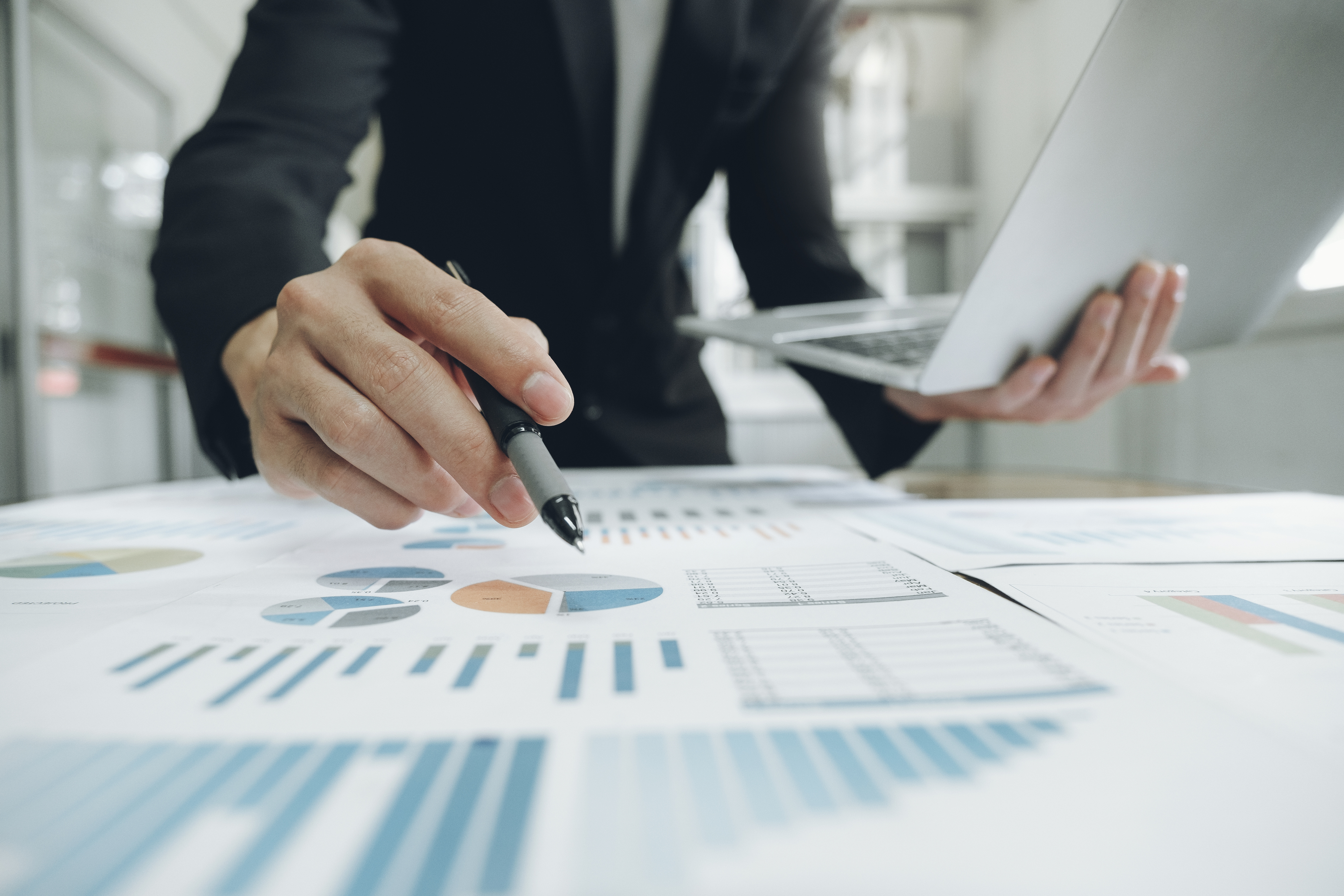 ¿Vale la pena externalizar tu contabilidad en 2025?