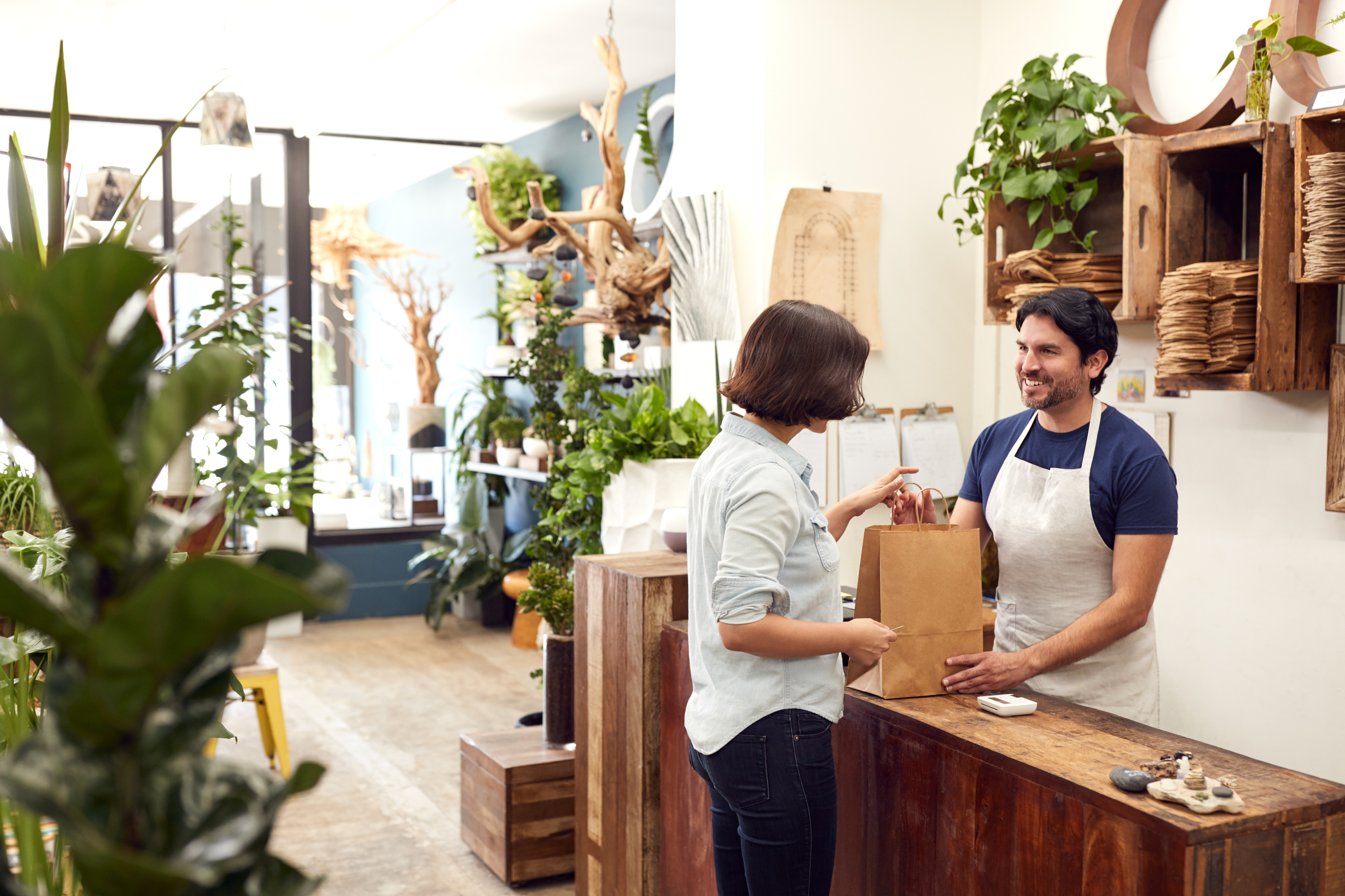¿Qué hacer cuando un cliente deja una reseña negativa? Guía para responder sin perder clientes