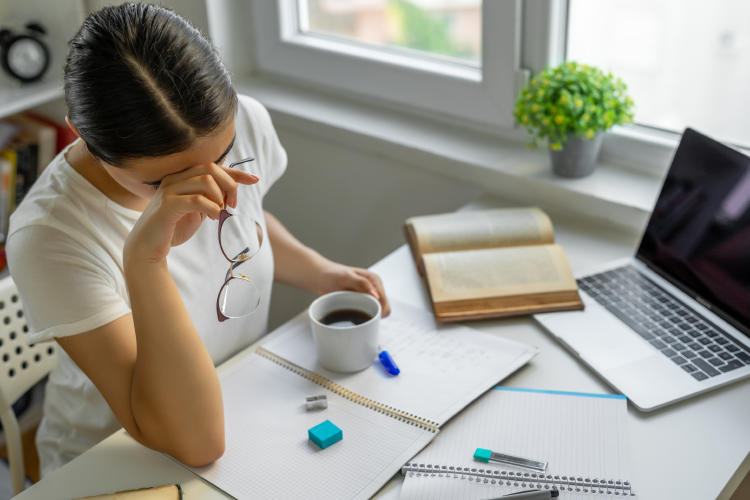 Retos actuales del trabajo híbrido y remoto: guía completa Retos actuales del trabajo híbrido y remoto: guía completa