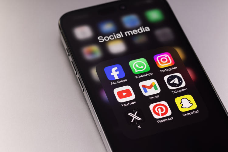 Precisión robótica. Ventajas de los chatbots para ahorrar tiempo y generar leads Precisión robótica. Ventajas de los chatbots para ahorrar tiempo y generar leads