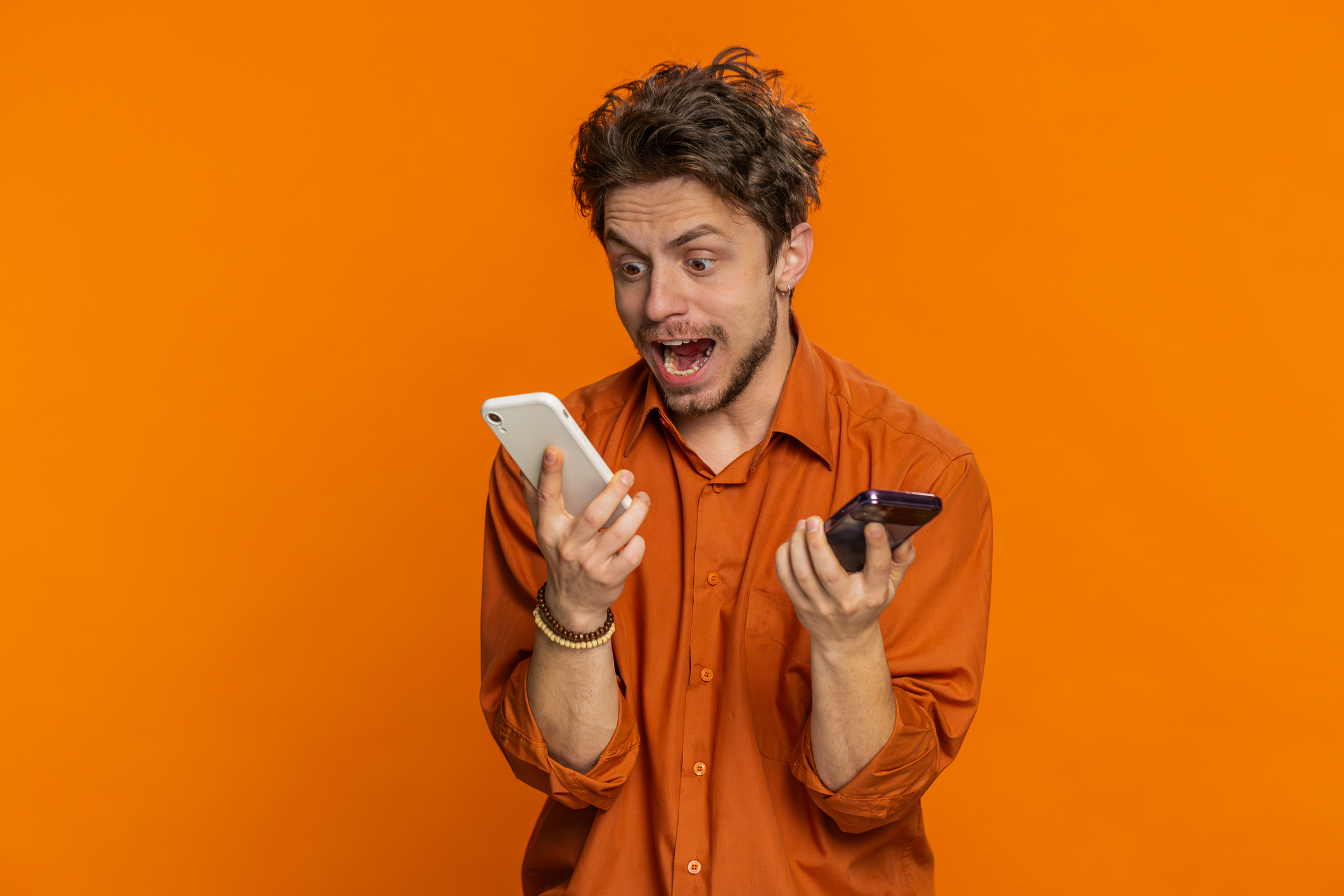 C&oacute;mo configurar tu eSIM de Yoigo y usar un solo m&oacute;vil para todo