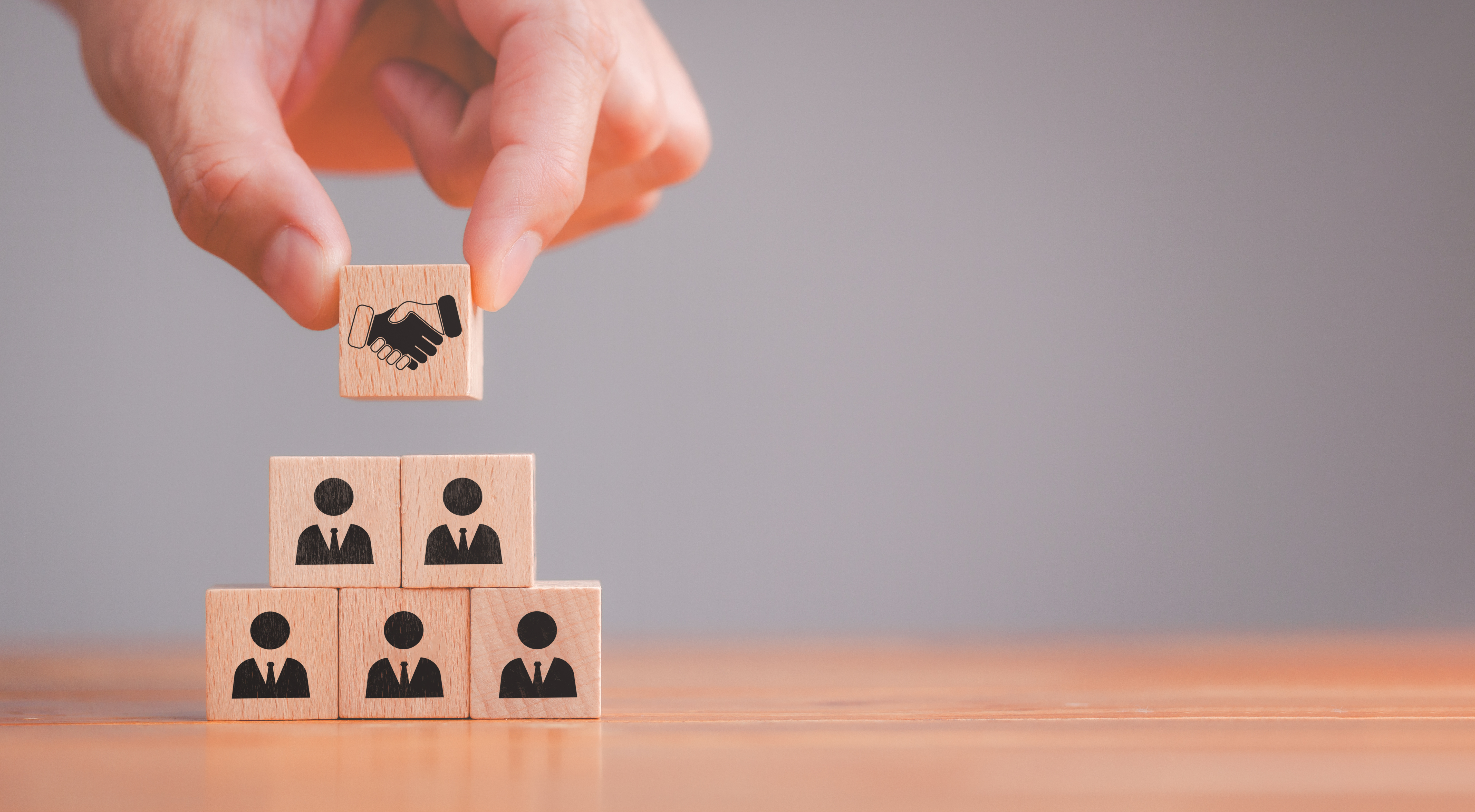 Pol&iacute;ticas de transparencia salarial ventajas y riesgos para las empresas