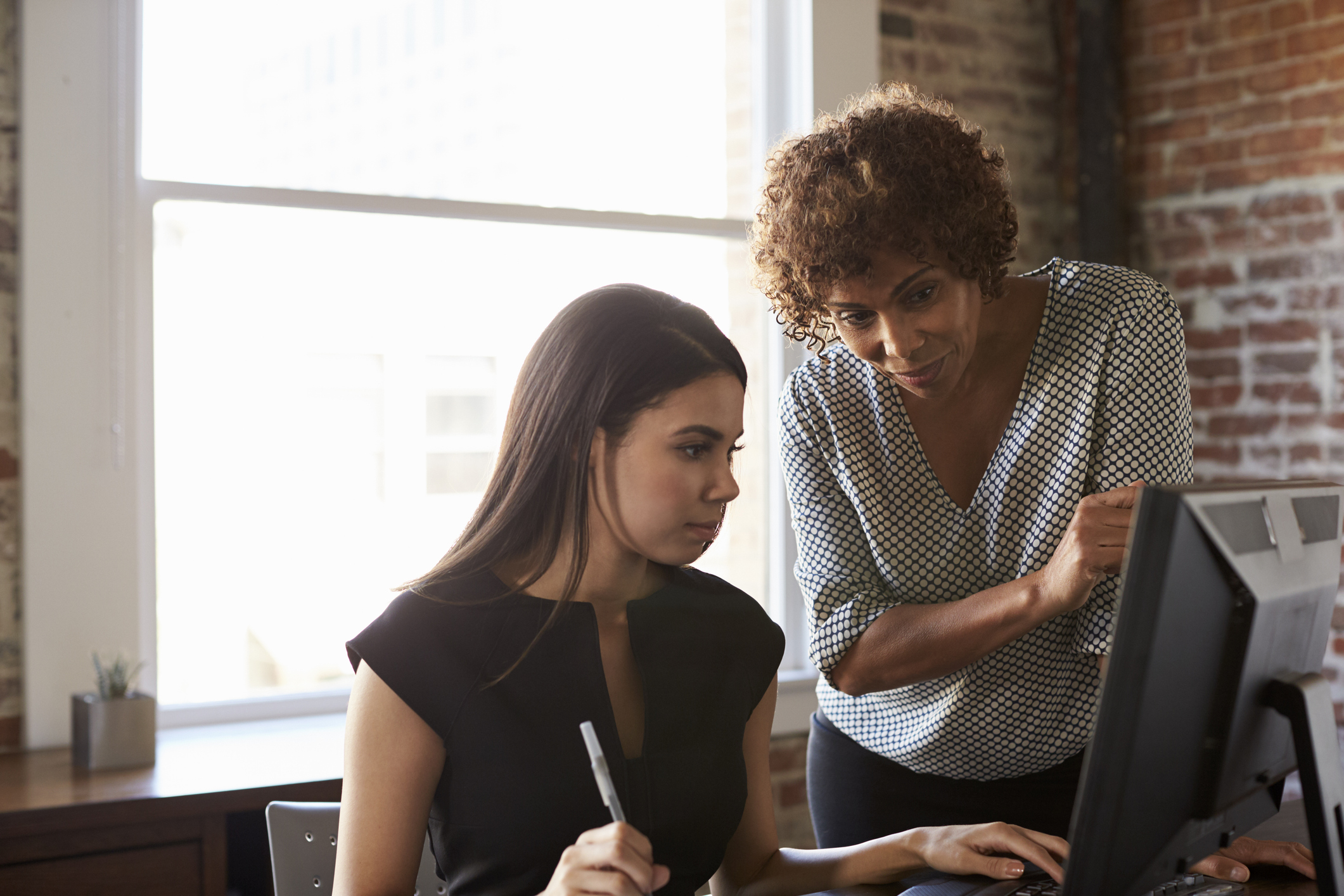 C&oacute;mo tratar con becarios: tipos de pr&aacute;cticas y consejos