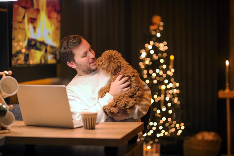 Estrategias para bonificar a empleados durante Navidad sin subir salarios Estrategias para bonificar a empleados durante Navidad sin subir salarios