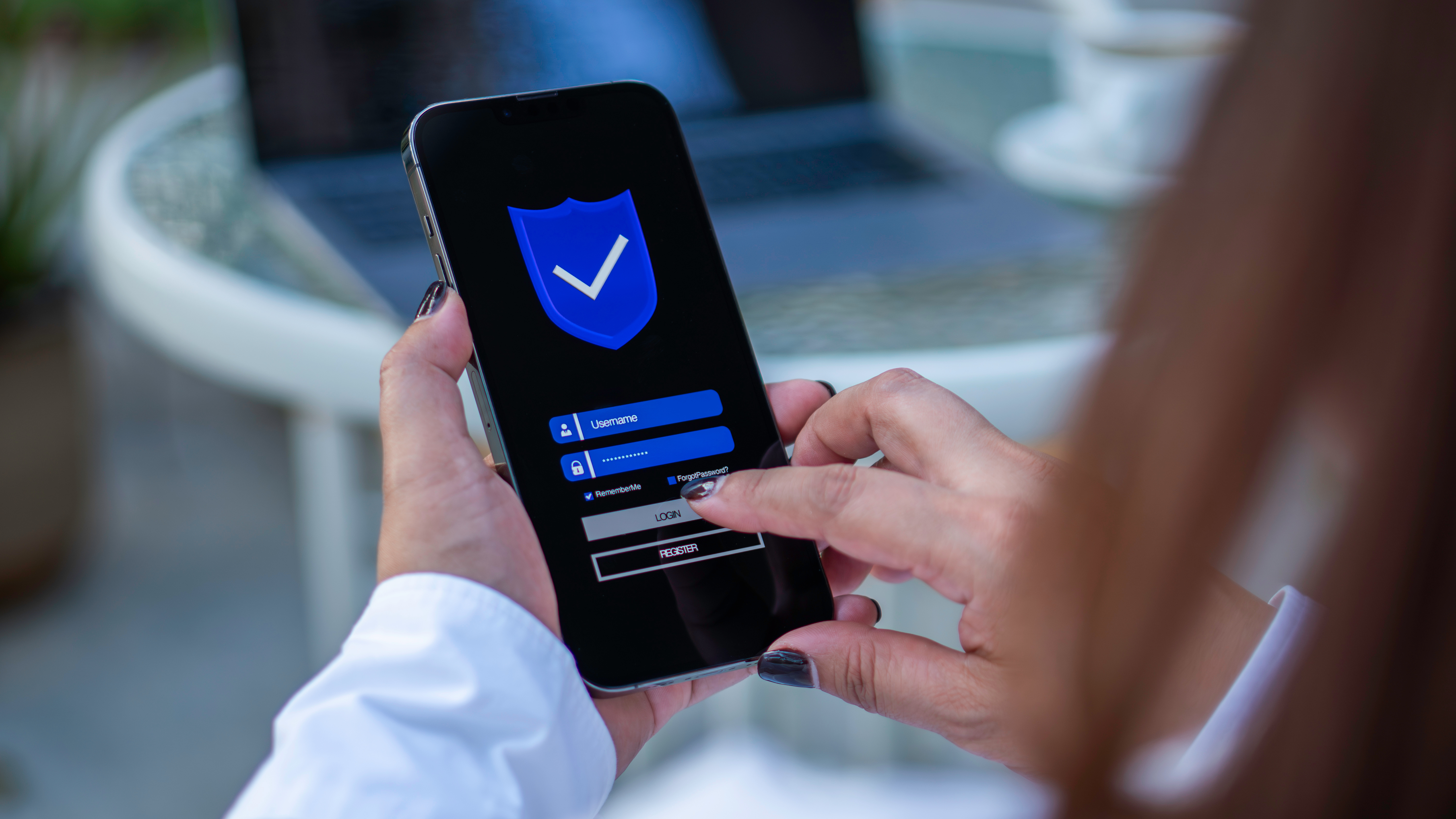 Ciberseguridad para negocios pequeños: protege tus datos sin ser un hacker