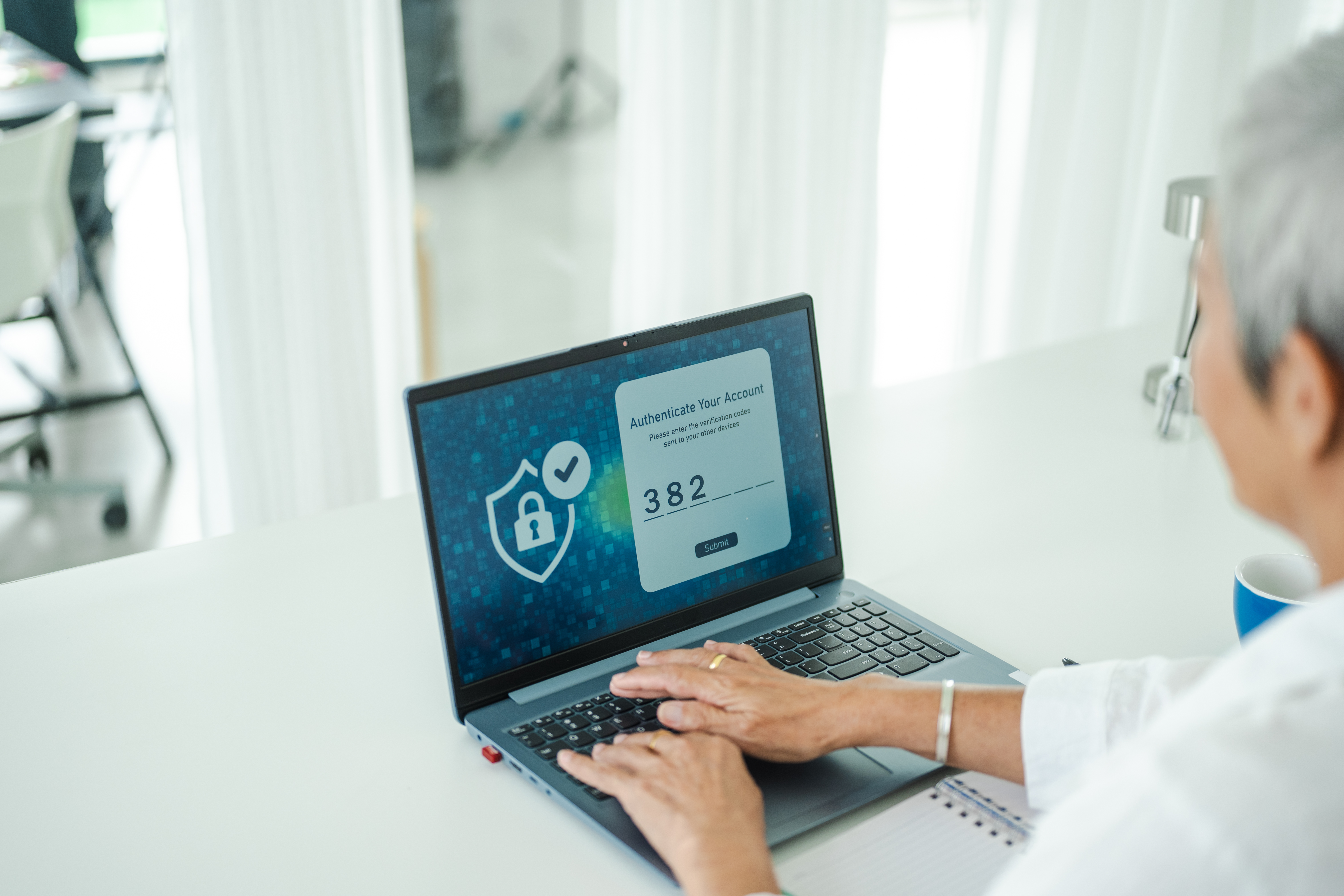 Comparativa de gestores de contraseñas empresariales para 2025.